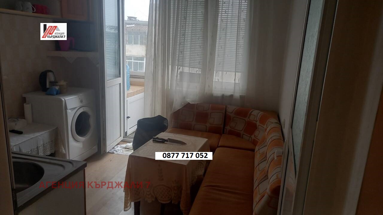 Продава 2-СТАЕН, гр. Кърджали, Център, снимка 6 - Апартаменти - 54105191