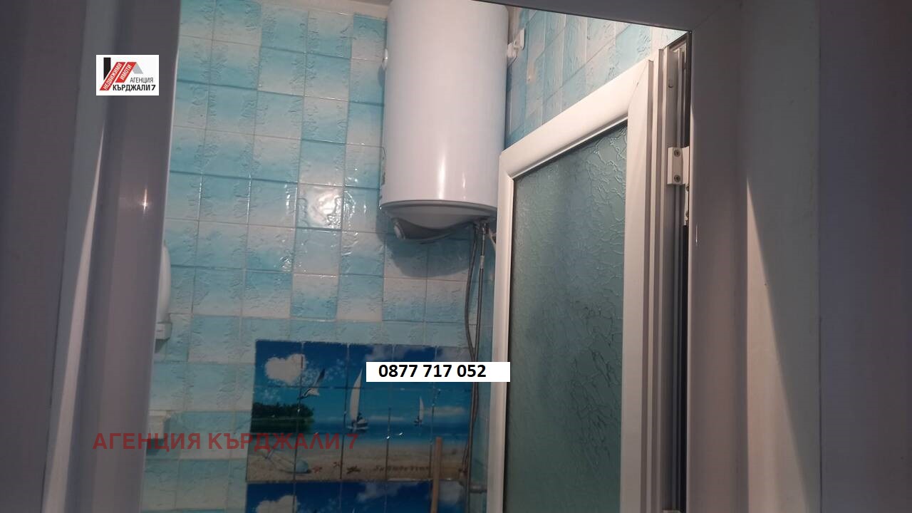 Продава 2-СТАЕН, гр. Кърджали, Център, снимка 7 - Апартаменти - 54105191