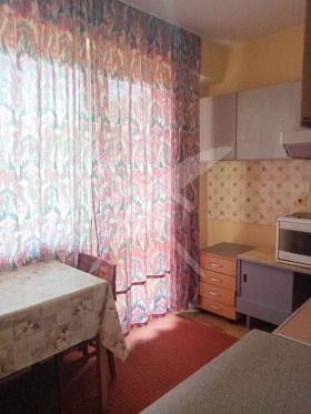 1 dormitorio Vazrazhdane, Burgas 1