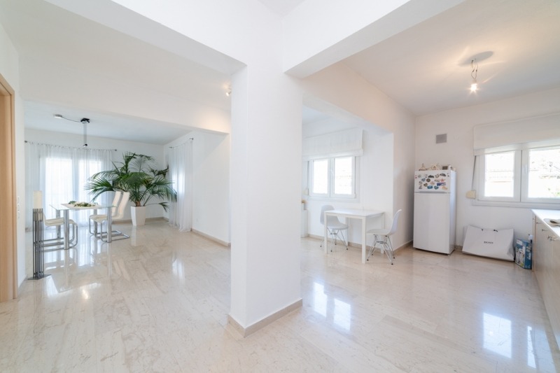 Продава МНОГОСТАЕН, гр. Варна, Център, снимка 3 - Апартаменти - 54367730