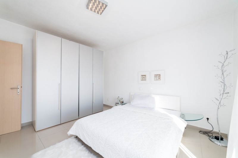 Продава МНОГОСТАЕН, гр. Варна, Център, снимка 15 - Апартаменти - 54367730