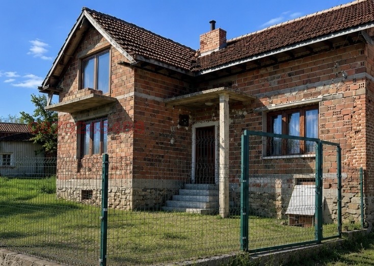 Продава КЪЩА, с. Славянин, област Стара Загора