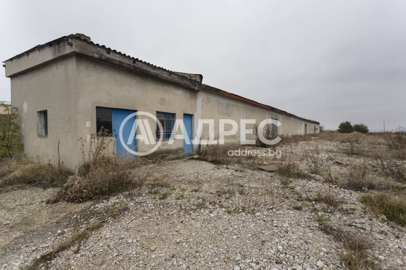 Продава СКЛАД, с. Хераково, област София област, снимка 2 - Складове - 52986374