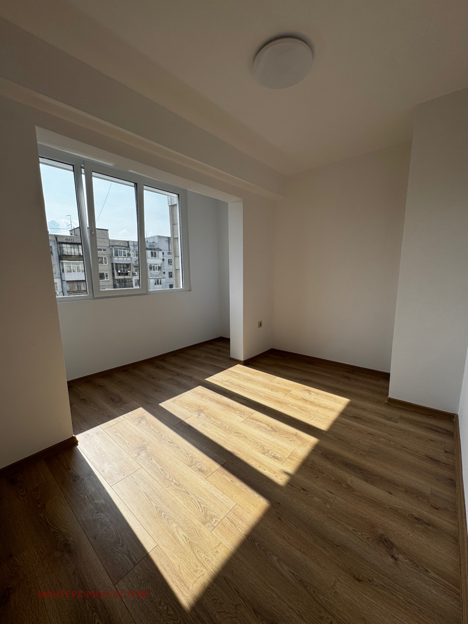 Продава 3-СТАЕН, гр. Варна, Младост 1, снимка 2 - Апартаменти - 53707202