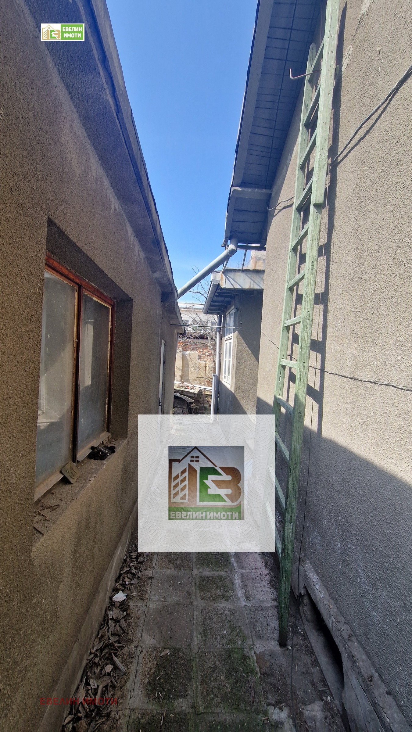 Продава КЪЩА, гр. Русе, Център, снимка 2 - Къщи - 50271622