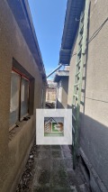 Продава КЪЩА, гр. Русе, Център, снимка 2