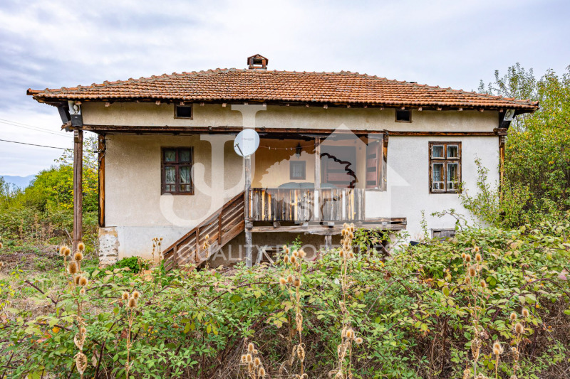 Продава КЪЩА в област София, с. Разлив - 52 кв.м / 49 000 € » 95 835.67 лв., ДЖЕЙ И ДЖЕЙ КОРПОРЕЙШЪН ООД