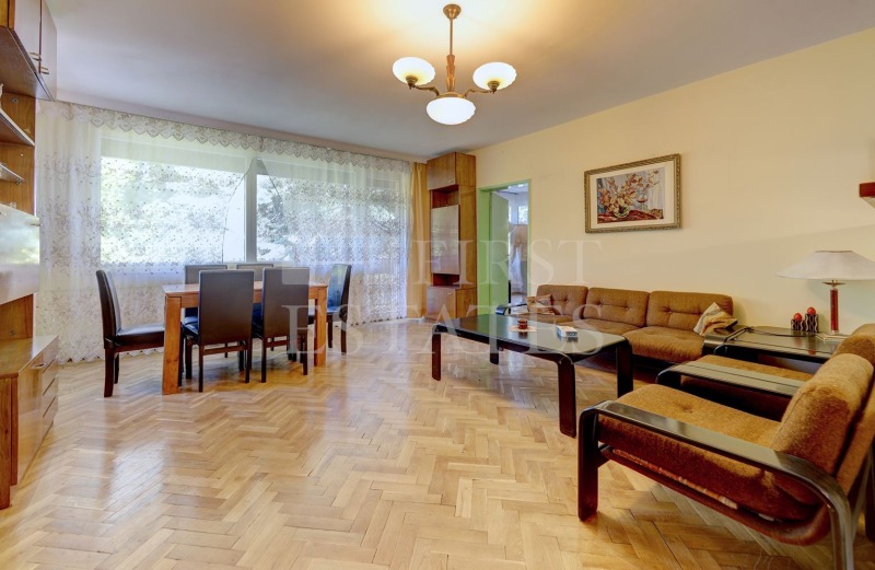 Продава  3-стаен град София , Изгрев , 88 кв.м | 14642845