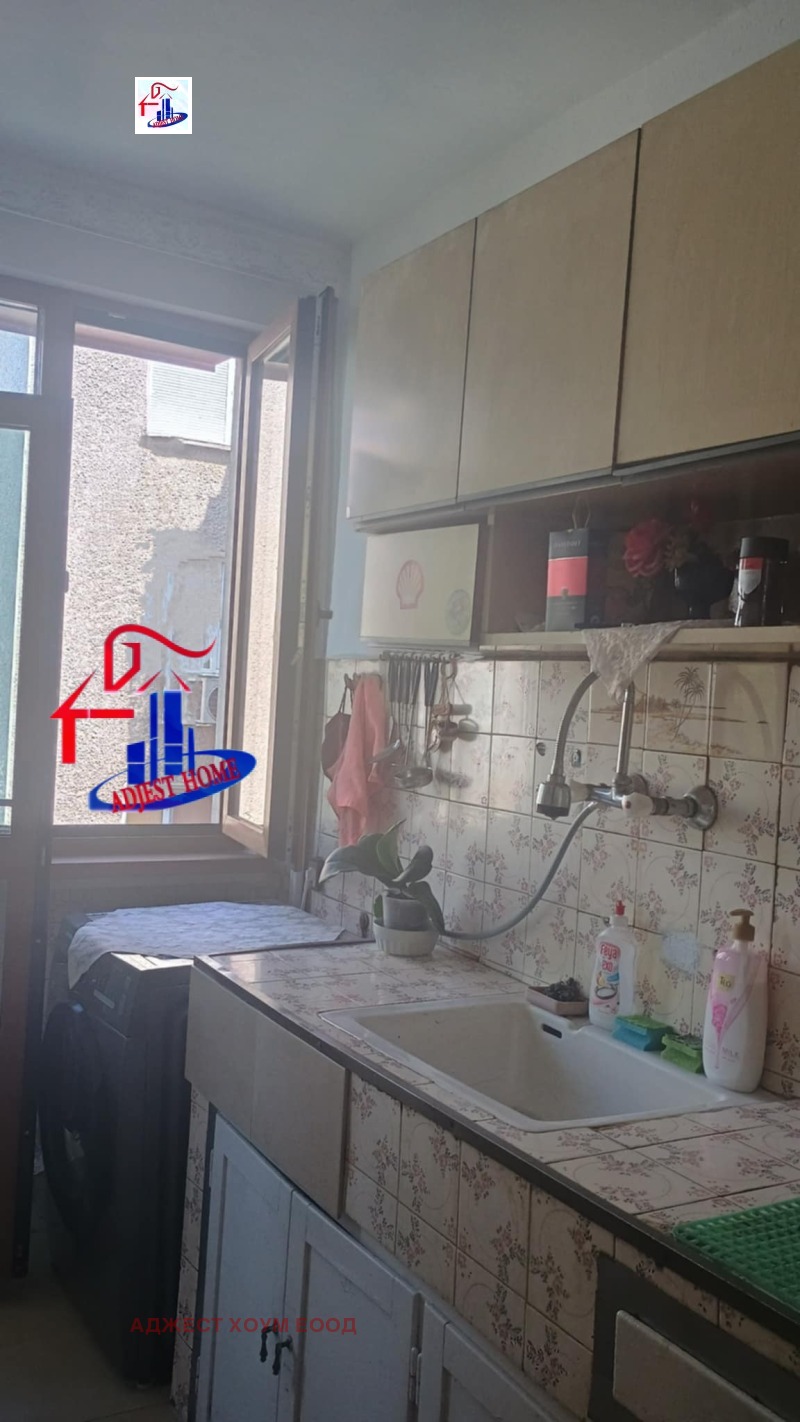 Продава 4-СТАЕН, гр. Шумен, Математическа гимназия, снимка 3 - Апартаменти - 52551730