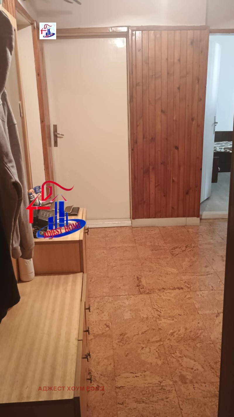 Продава 4-СТАЕН, гр. Шумен, Математическа гимназия, снимка 10 - Апартаменти - 52551730