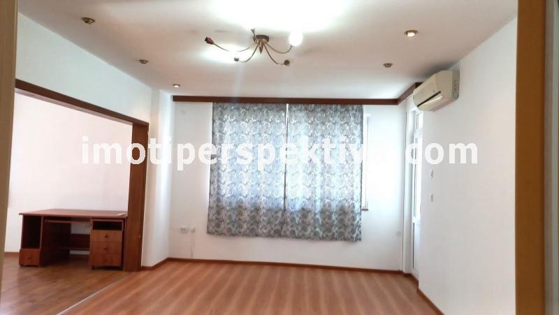 Продава МНОГОСТАЕН, гр. Пловдив, Кючук Париж, снимка 3 - Апартаменти - 52636624