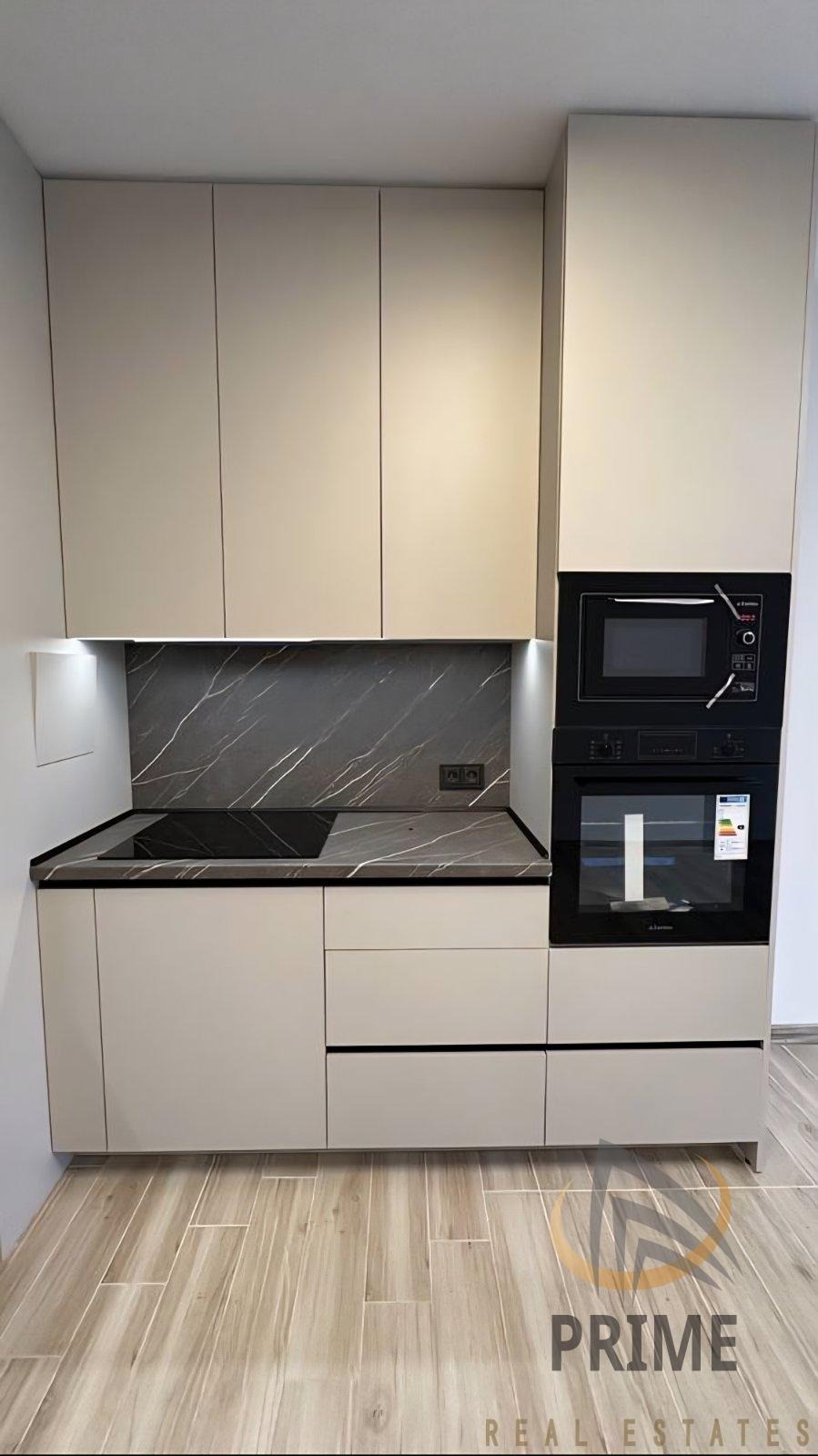 Продава 3-СТАЕН, гр. Бургас, Изгрев, снимка 2 - Апартаменти - 54103012