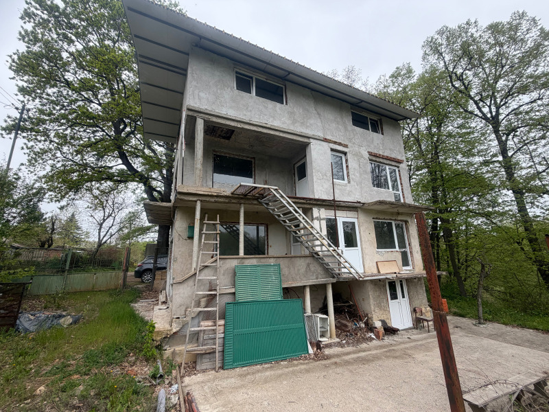Продава ВИЛА в град Враца, Студентски град - 180 кв.м / 85 000 € » 166 245.55 лв., АЛФА ИМОТИ ВРАЦА