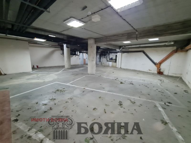 Продава ПАРКИНГ в град Русе, Център - 600 кв.м / 400 000 € » 782 332.00 лв., ИМОТИ БОЯНА