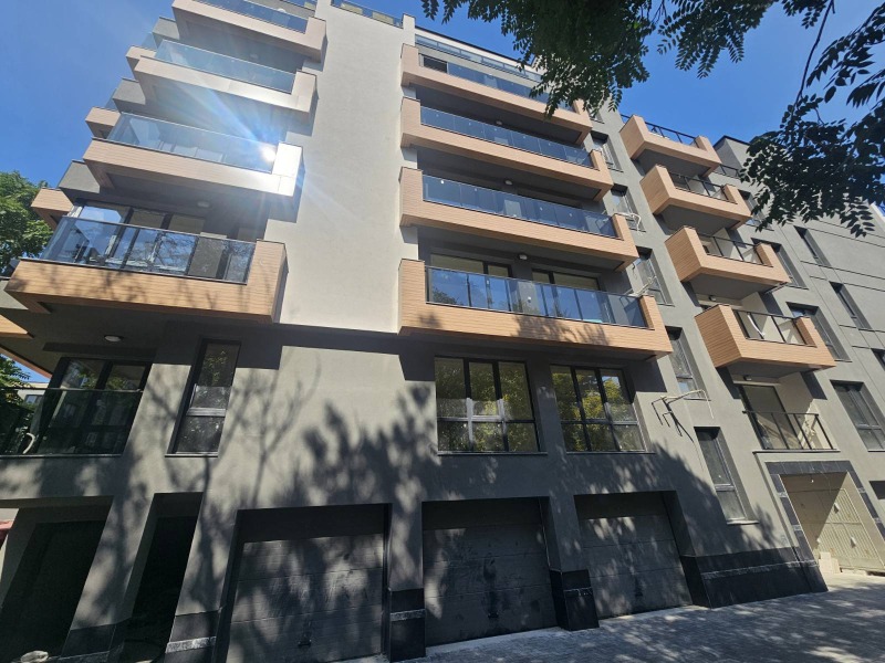 Te koop  2 slaapkamers Plovdiv , Karsjijaka , 108 m² | 18274975