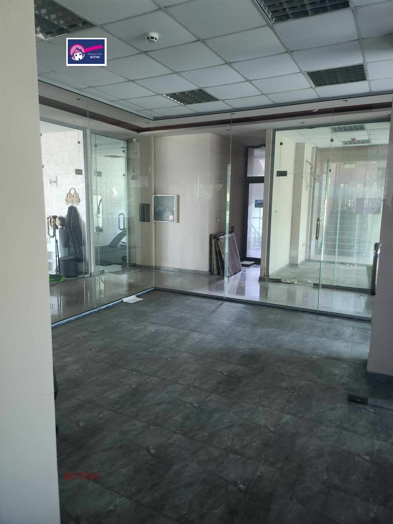 Продава ОФИС в град Пазарджик, Идеален център - 23 кв.м / 17 385 € » 34 002.10 лв., БОТАК
