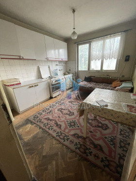 Продажба на тристайни апартаменти в град Шумен - изображение 3 