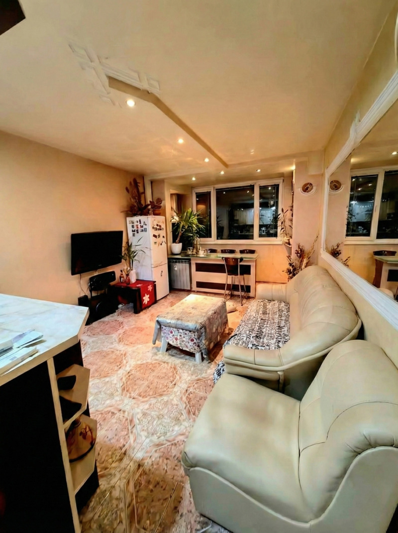 Продава 3-СТАЕН, гр. София, Надежда 4