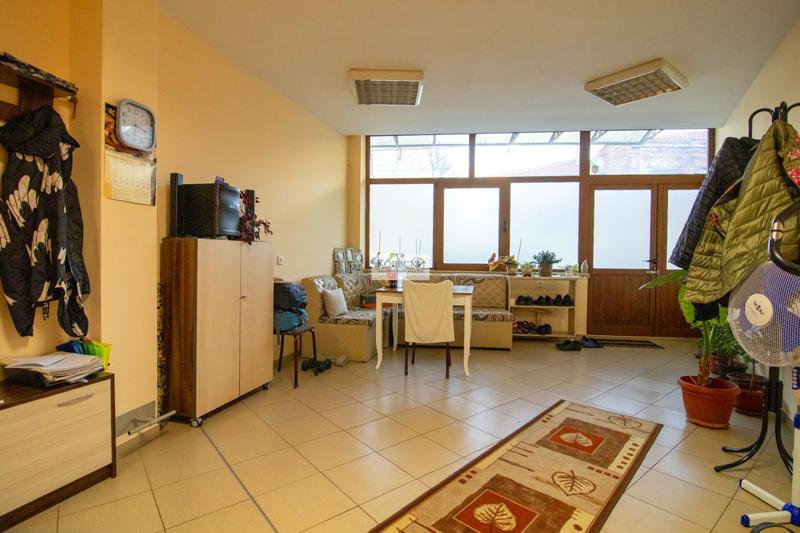 Продава КЪЩА, гр. Сливен, Клуцохор, снимка 2 - Къщи - 52489851