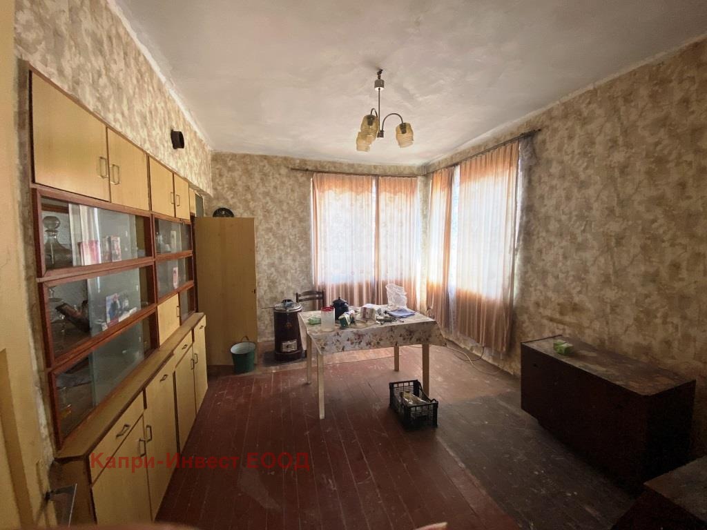Продава ЕТАЖ ОТ КЪЩА, гр. Каварна, област Добрич, снимка 2 - Етаж от къща - 51225914