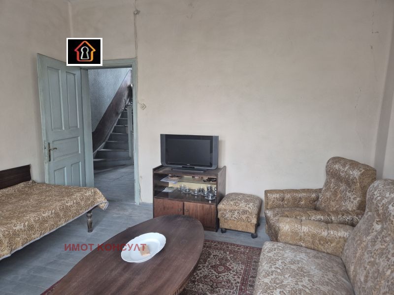 Продава ЕТАЖ ОТ КЪЩА, гр. Враца, Център, снимка 3 - Етаж от къща - 55262266