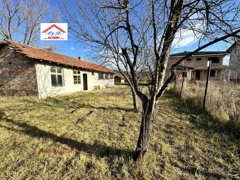 Продава КЪЩА, с. Орешак, област Ловеч, снимка 1 - Къщи - 40915934