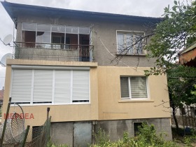 Хоусе Флоор Ралица, Перник