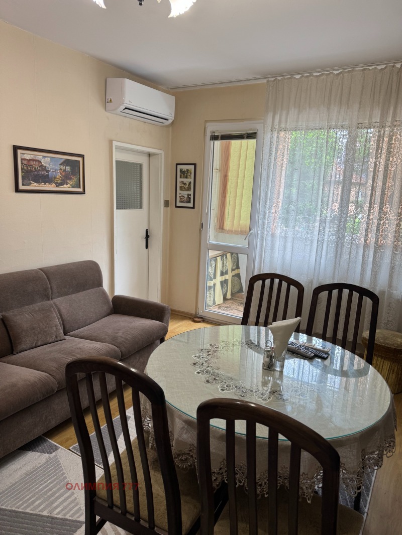 Продава  2-стаен град Плевен , Широк център , 50 кв.м | 13758389