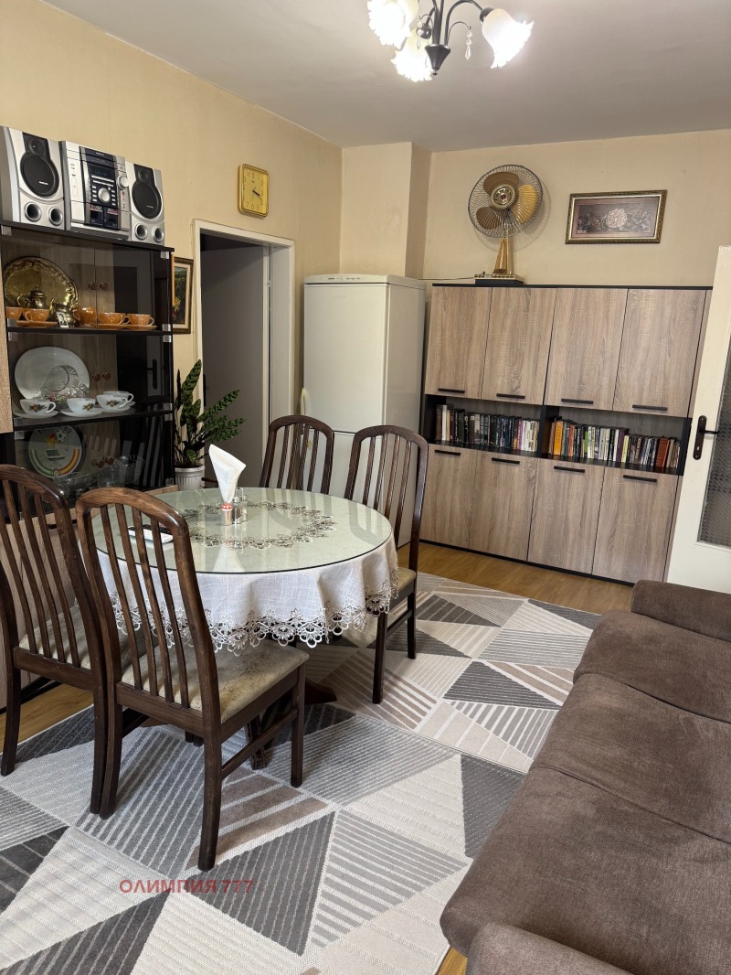 Продава  2-стаен град Плевен , Широк център , 50 кв.м | 13758389 - изображение [2]