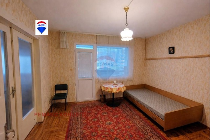 Продава МНОГОСТАЕН, гр. Шумен, Боян Българанов 2, снимка 2 - Апартаменти - 53282405