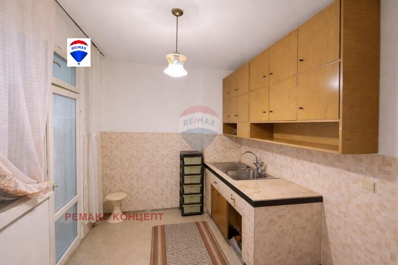 Продава МНОГОСТАЕН, гр. Шумен, Боян Българанов 2, снимка 7 - Апартаменти - 53282405