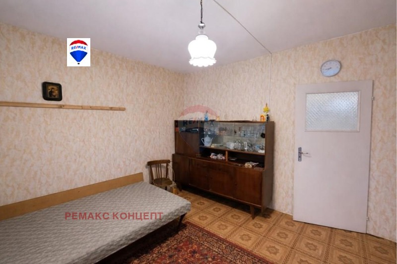 Продава МНОГОСТАЕН, гр. Шумен, Боян Българанов 2, снимка 3 - Апартаменти - 53282405