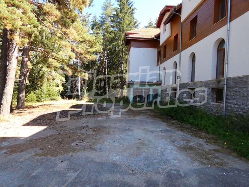 Продава ХОТЕЛ, с. Говедарци, област София област, снимка 10 - Хотели - 52716300