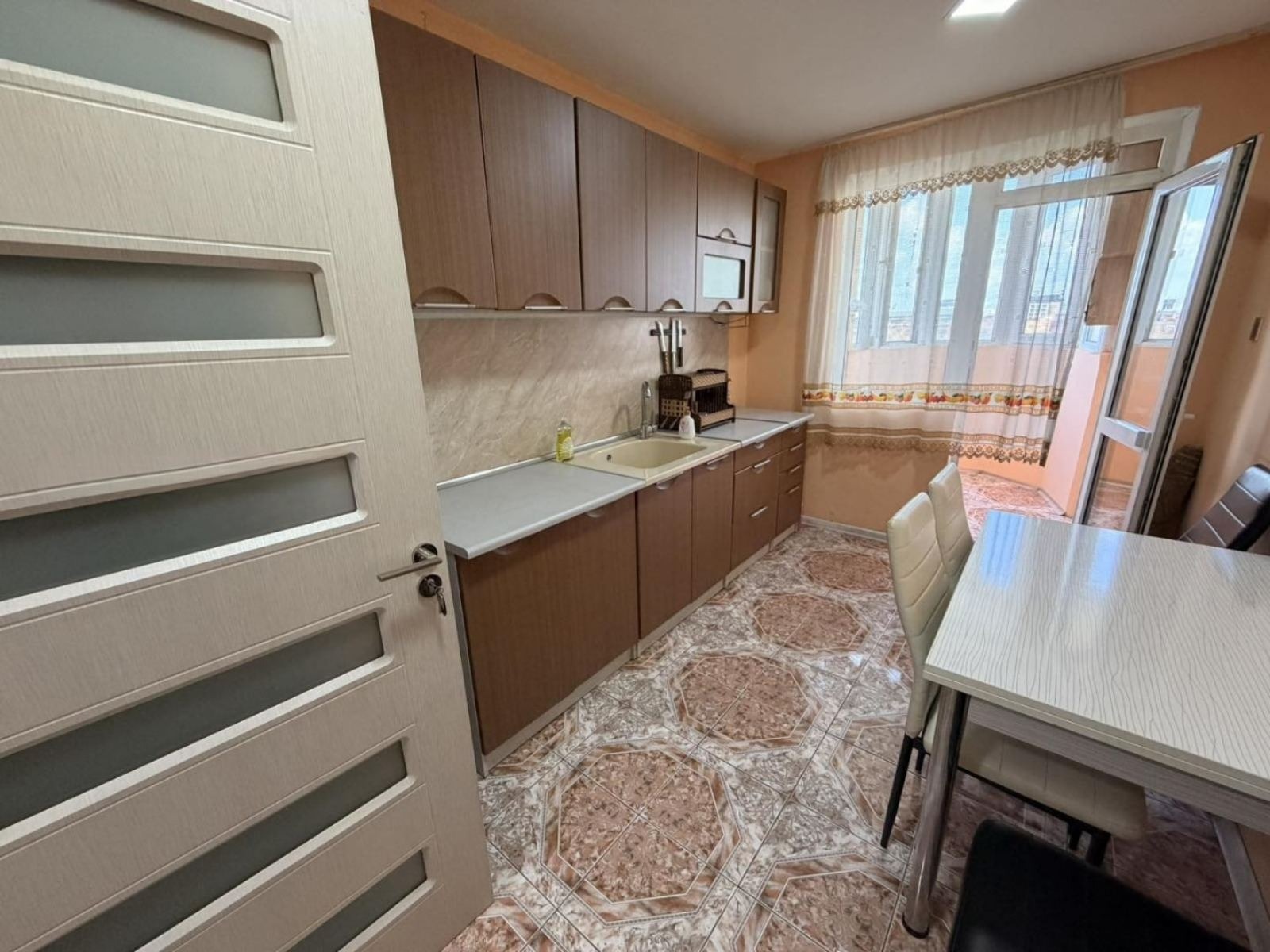 Продава 3-СТАЕН, гр. Русе, Родина 2, снимка 12 - Апартаменти - 54212643