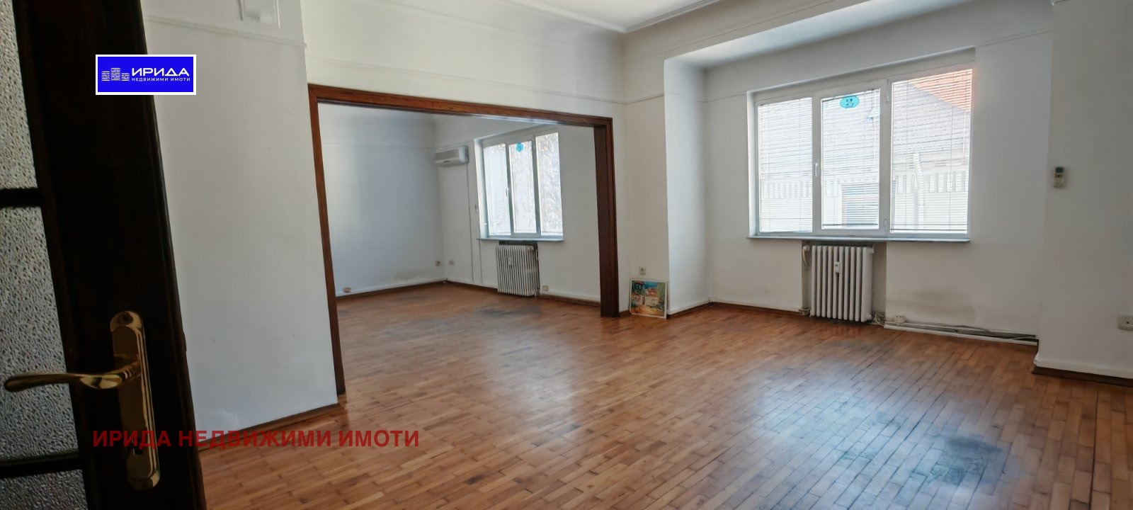 Продава 4-СТАЕН, гр. София, Център, снимка 2 - Апартаменти - 52316400