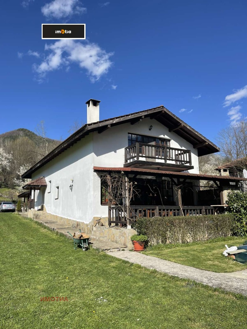 Продава КЪЩА в област Ловеч, гр. Априлци - 220 кв.м / 310 000 € » 606 307.30 лв., ИМОТИА