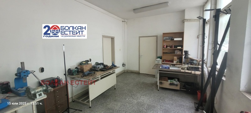 In vendita  Ufficio Veliko Tarnovo , Promishlena zona - Zapad , 300 mq | 51827198 - Immagine [10]
