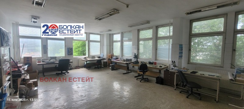 In vendita  Ufficio Veliko Tarnovo , Promishlena zona - Zapad , 300 mq | 51827198 - Immagine [3]
