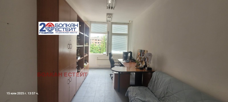 In vendita  Ufficio Veliko Tarnovo , Promishlena zona - Zapad , 300 mq | 51827198 - Immagine [8]
