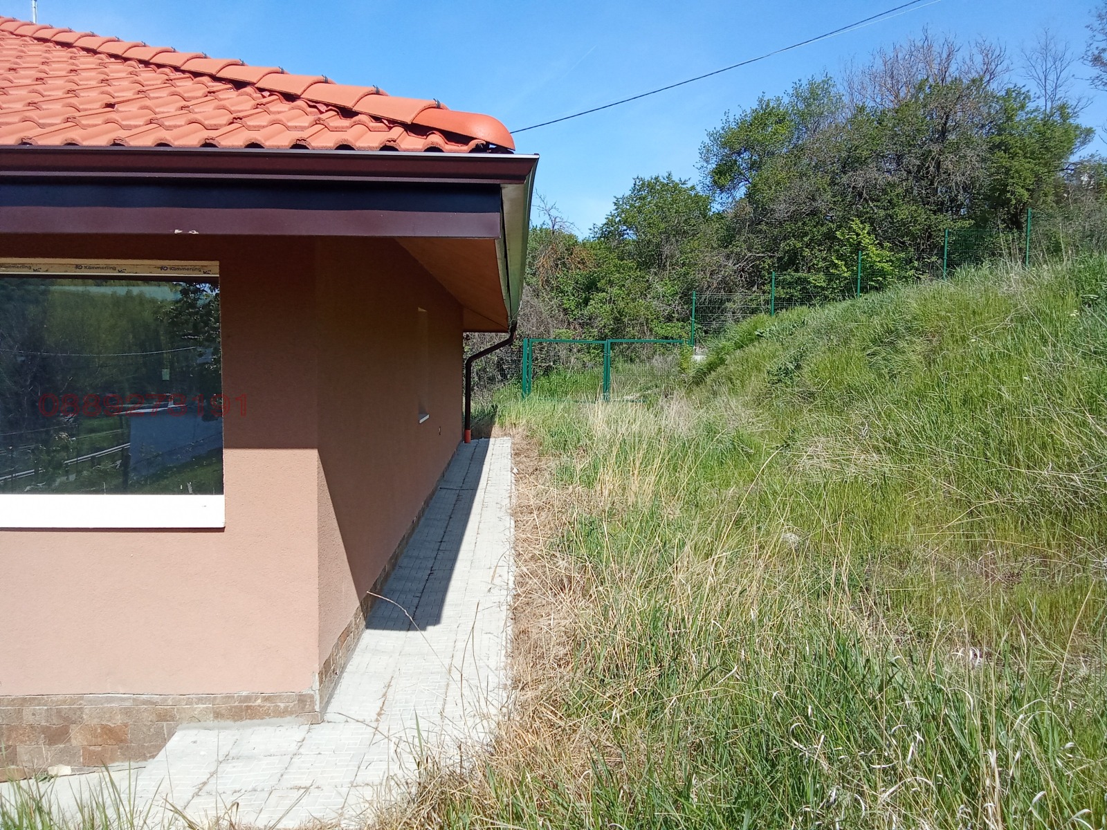 Продава КЪЩА, с. Бърложница, област София област