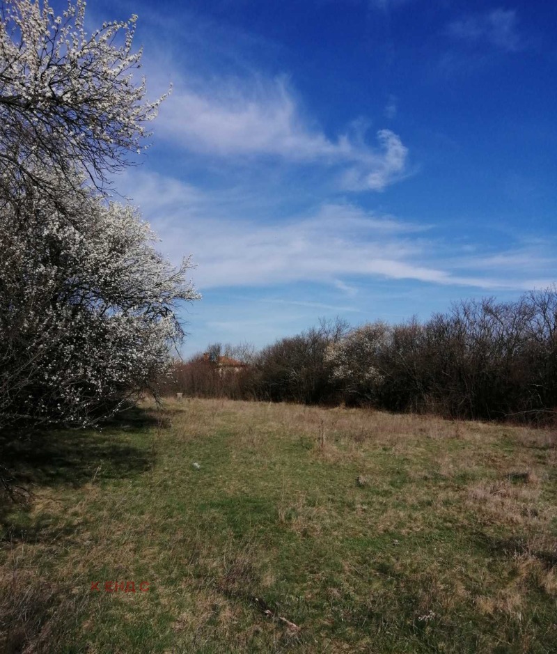 Продава ПАРЦЕЛ в област София, с. Хераково - 5600 кв.м / 252 000 € » 492 869.16 лв., К ЕНД С