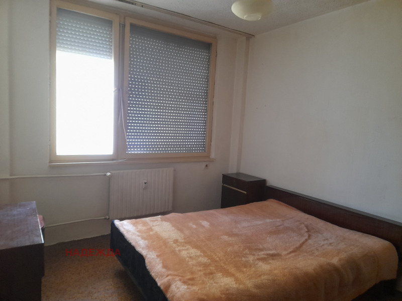 Продается  3 спальни Плевен , 9-ти квартал , 122 кв.м | 22341405 - изображение [2]