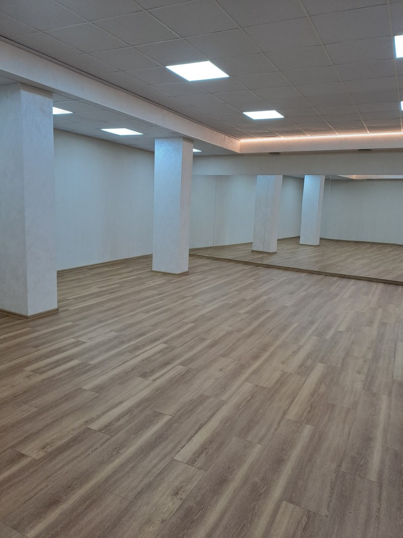Продава ФИТНЕС ЗАЛА в град Плевен, Идеален център - 370 кв.м / 122 000 € » 238 611.26 лв., АГРОТРЕЙД ПЛЕВЕН