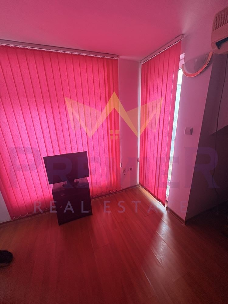 Продава 1-СТАЕН, гр. Бургас, Център, снимка 3 - Апартаменти - 54944540