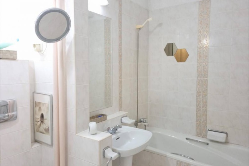 Продаја  1 спаваћа соба Софија , Центар , 81 м2 | 57147189 - слика [5]