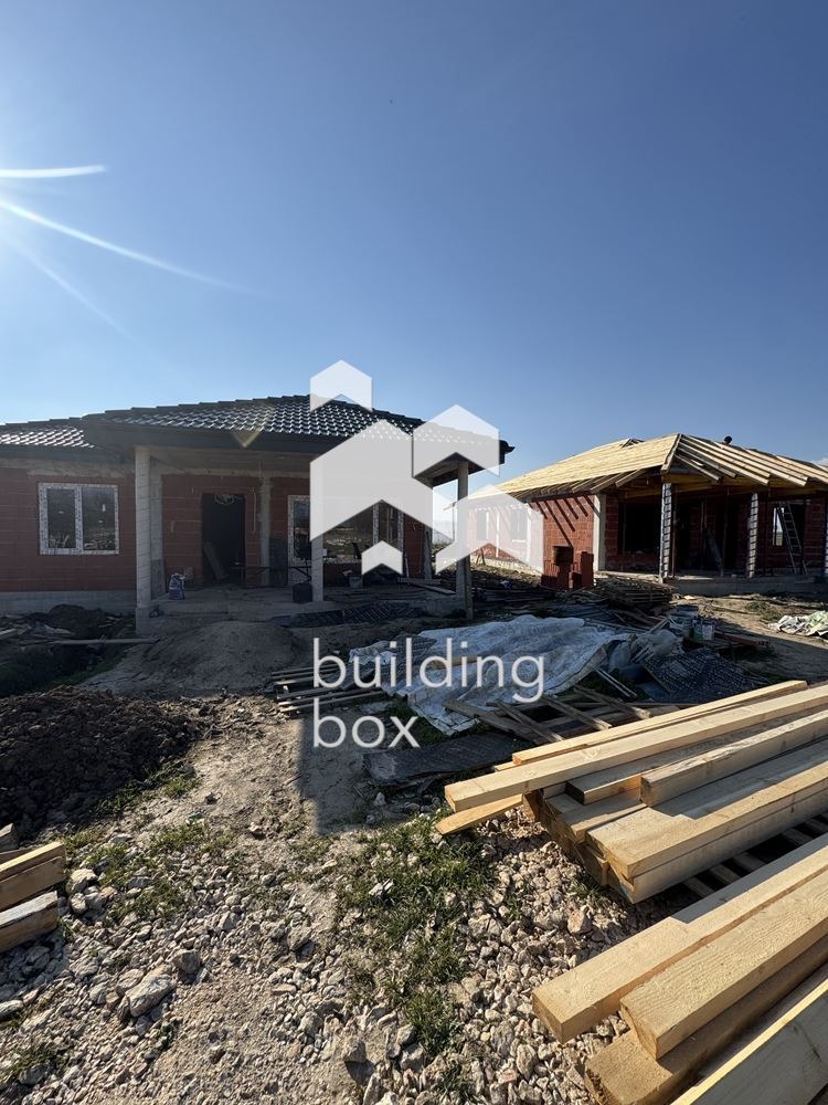 Продава КЪЩА, с. Маноле, област Пловдив, снимка 2 - Къщи - 53896276