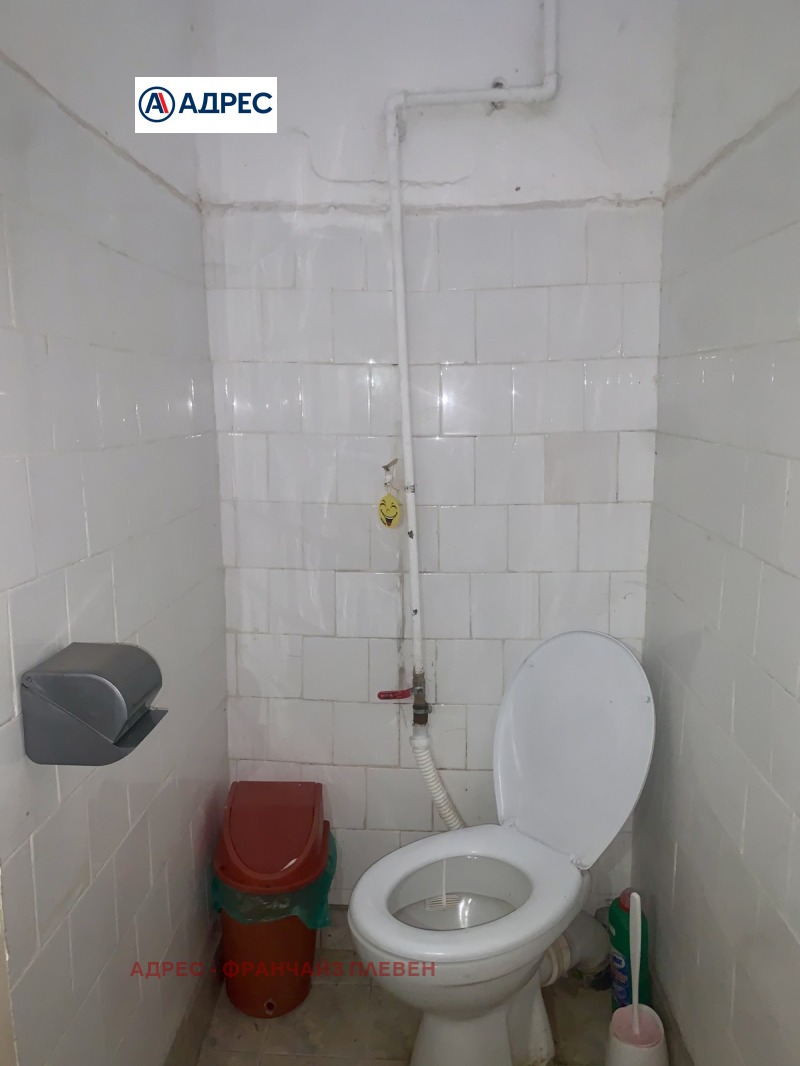 Продава СКЛАД, с. Горна Митрополия, област Плевен, снимка 11 - Складове - 53494970