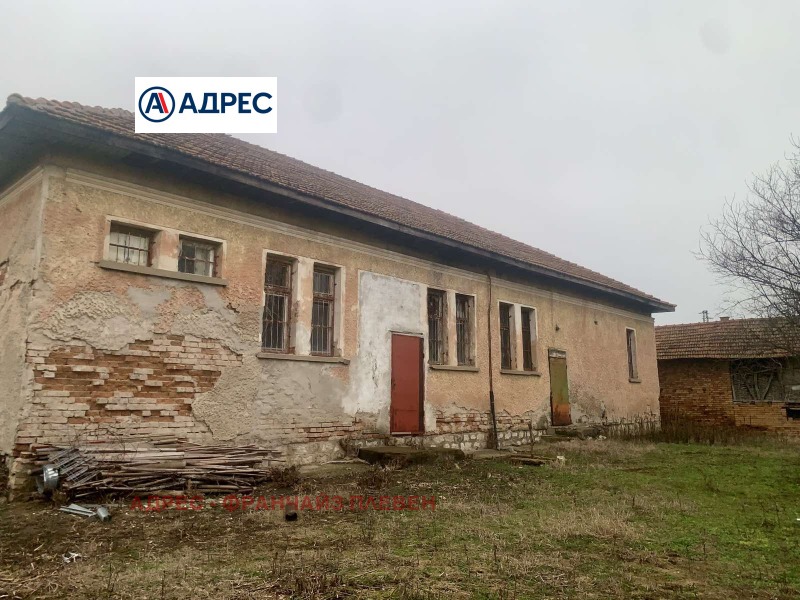 Продава СКЛАД, с. Горна Митрополия, област Плевен, снимка 4 - Складове - 53494970