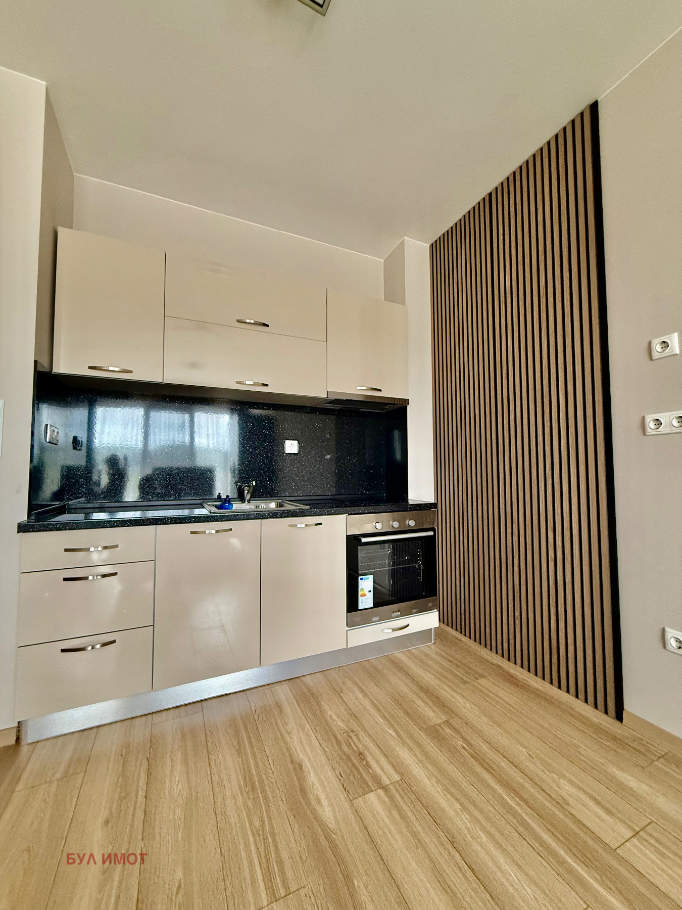 Продава 2-СТАЕН, гр. Варна, к.к. Св.Св. Константин и Елена