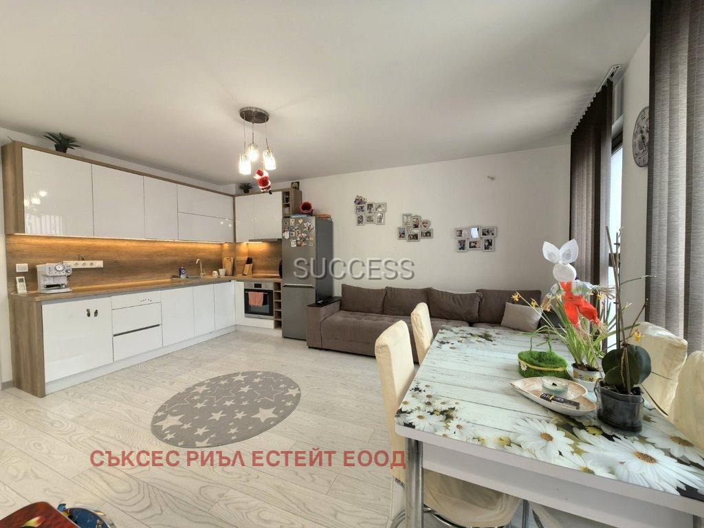 Продава 3-СТАЕН, гр. Варна, м-т Пчелина, снимка 3 - Апартаменти - 54077570